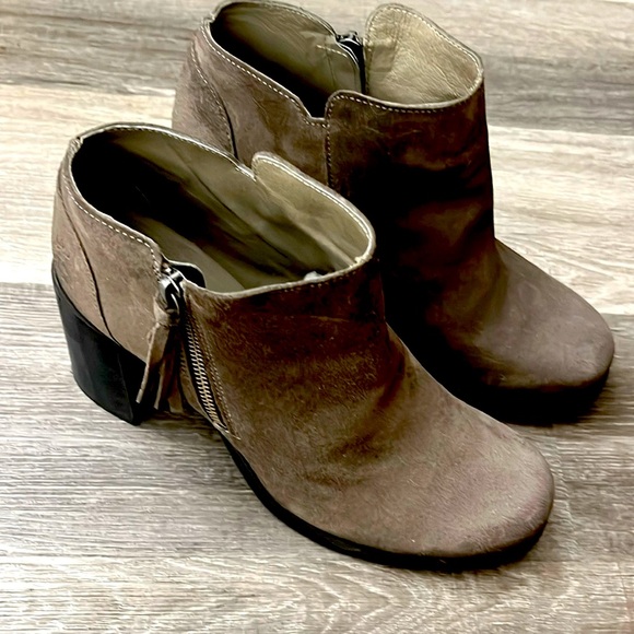 London Fly Ankle Boots - Picture 8 of 8